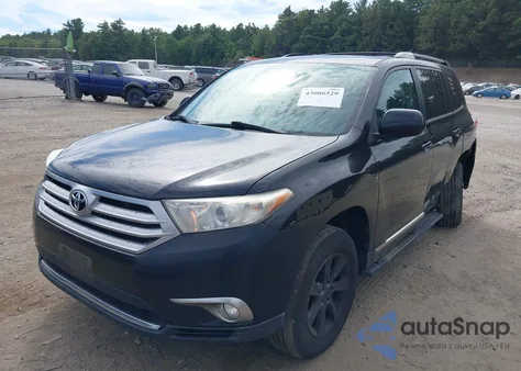 2011 Toyota Highlander Base V6 from USA, damaged, VIN 5TDBK3EH3BS067226